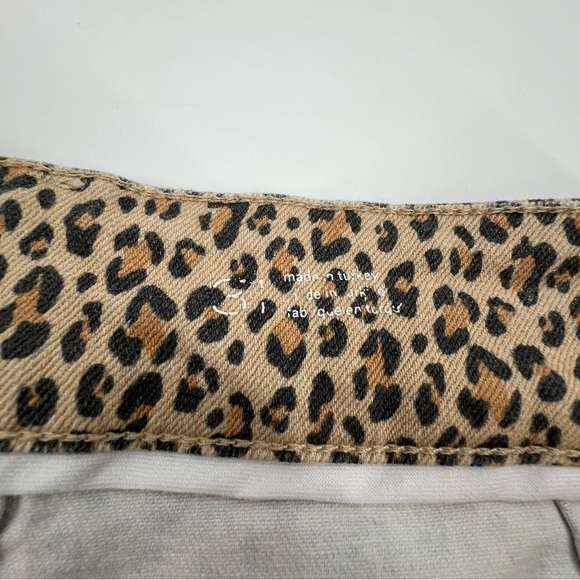 Anthropologie Pilcro The Wanderer Mid Rise Relax Leg Jeans Leopard Size 31 - Picture 8 of 11
